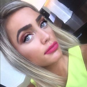 Meet your Posher, Hillary